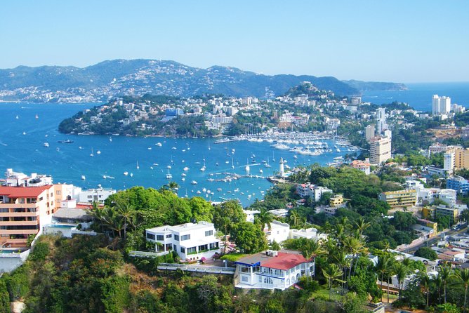 Acapulco Acarey Yacht Cruise - Included Amenities