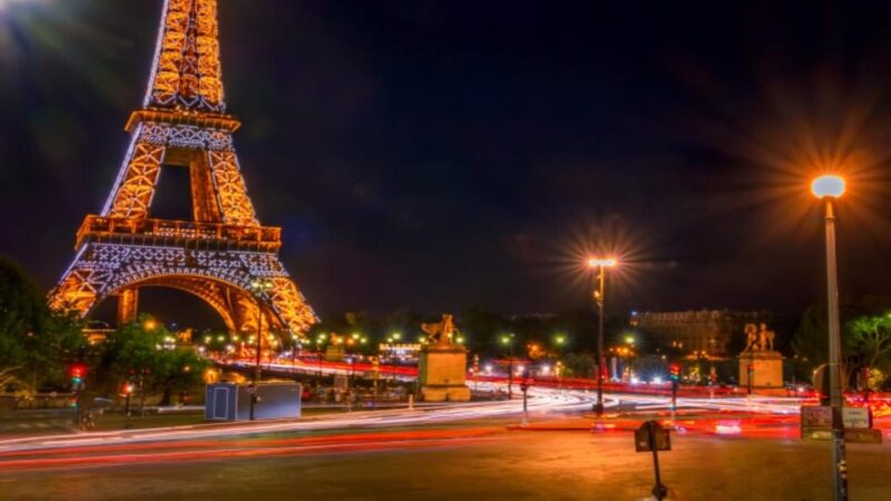 Airport and Train Station Transfer and Availability - Sightseeing and Shopping Options