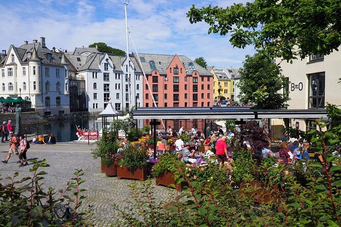 Ålesund Sightseeing and Viking Saga Islands - Highlights of the Ålesund Sightseeing Tour