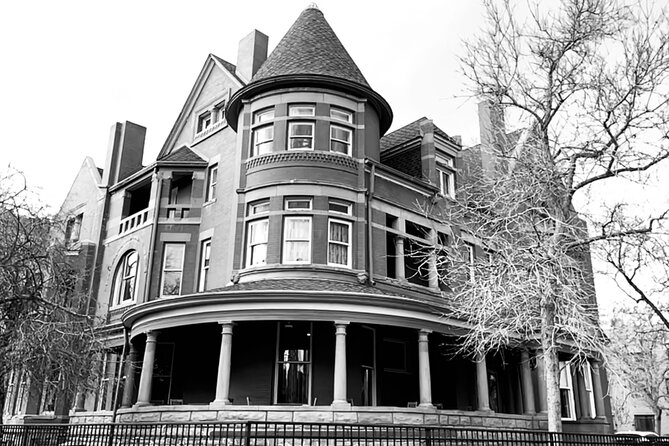 All-Inclusive Twilight Ghost Tour With a Boozy Twist - Meeting and End Points