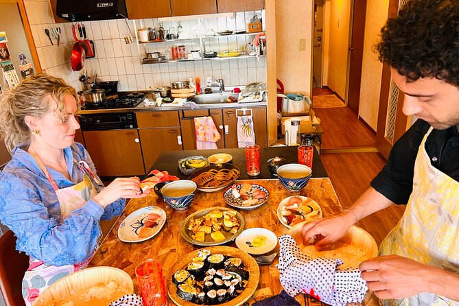 Authentic Vegetarian Sushi Cooking Class in Osaka - Hosomaki Sushi Preparation