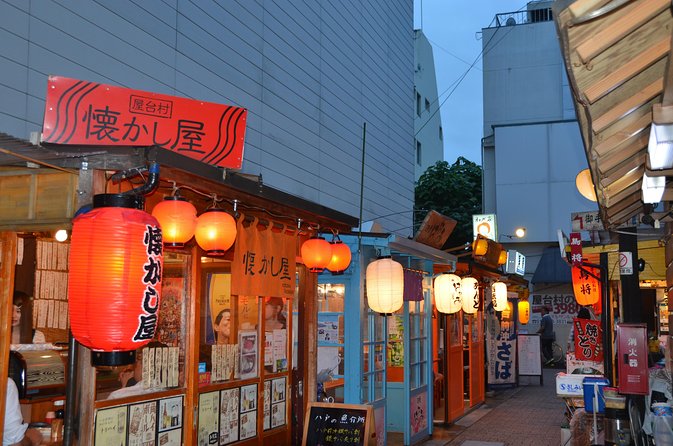 Bar Hopping With Local Food With a Guide - Booking Information