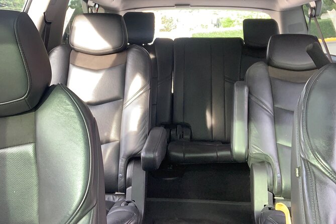 Black SUV Hourly Service & Luxury Airport Transfers - Vehicle and Amenities