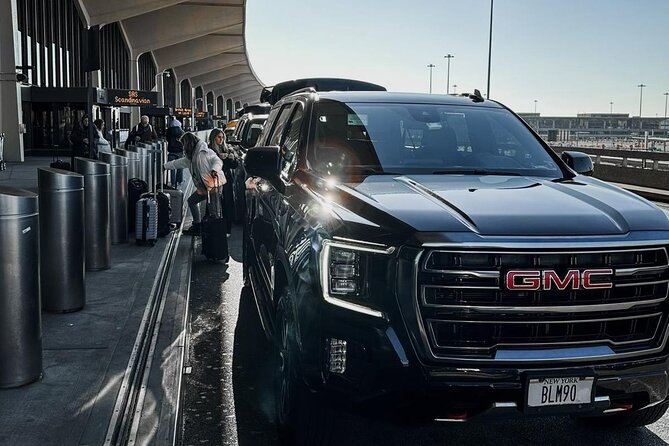 Black SUV Transfer From or To JFK, LGA, EWR - All Fees Included - Vehicle Features