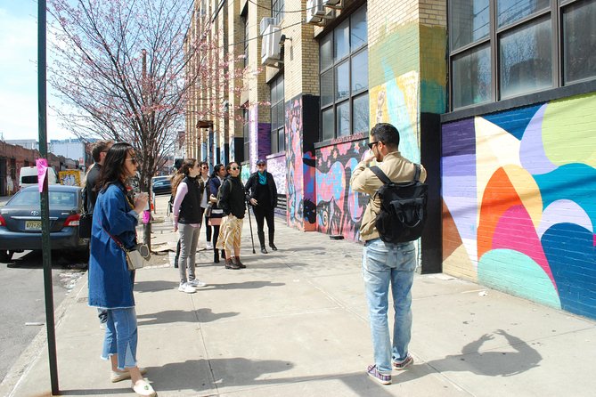 Brooklyn Art Walk, Drink Crawl, & City Views - Exploring the Street Art of DUMBO