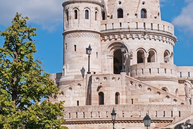 Buda Castle District: Private Tour Including Gellért Hill - Exploring Gellért Hill