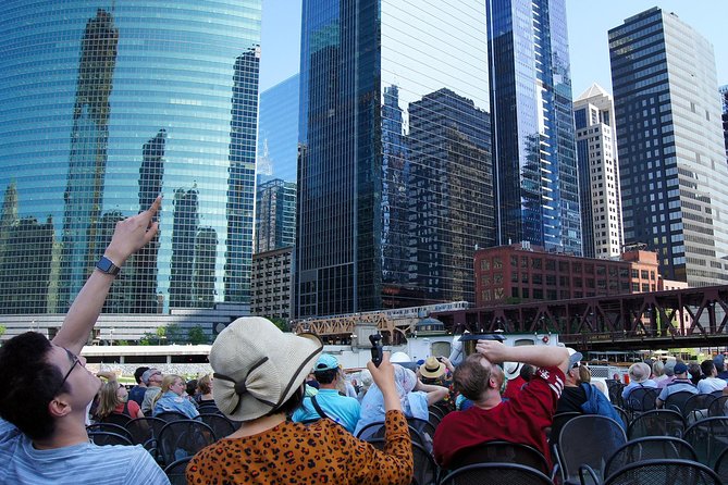 Chicago Architecture Center River Cruise Aboard Chicagos First Lady - The Lady Liberty Vessel