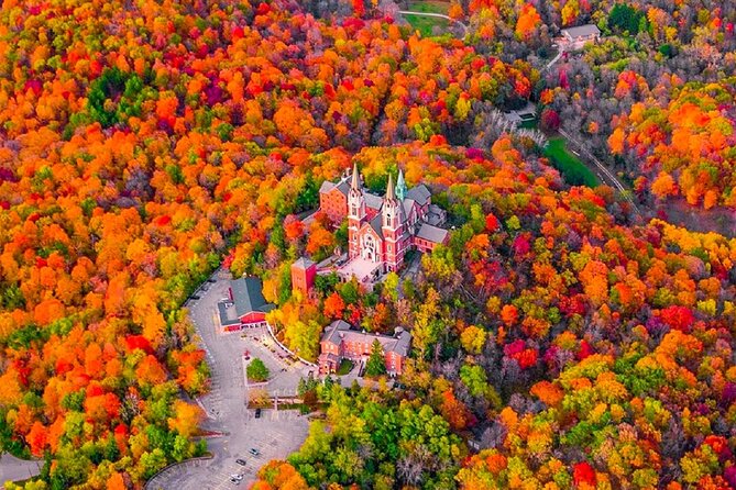 Chicago, Milwaukee&Lake Geneva Autumn Maple Foliage 1-Day Tour - Itinerary Highlights