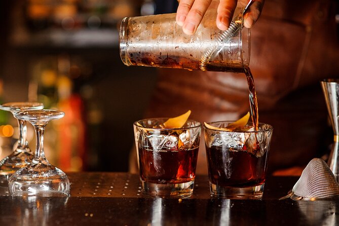 Crescent City Chronicles New Orleans Pub Crawl Review - Creole Cuisine and Absinthe-Based Cocktails