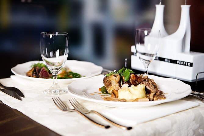 Culinary Explorations: Flavors on a 3-Hour Food and Drink Tour. - Food and Drink Highlights