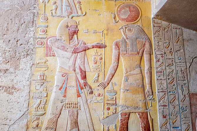 Day Tour to Habu Temple, Valley of the Nobles and Deir El Madina - Highlights of Habu Temple