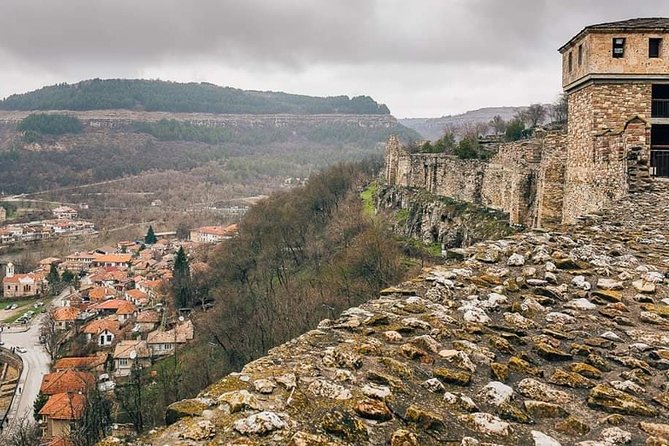 Day Trip in Veliko Tarnovo Bulgaria From Bucharest - Exploring Veliko Tarnovo