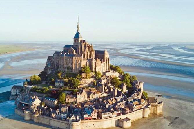 Day-Trip With Personal Guide in Mont Saint-Michel From Paris With Private Car - Private Car Travel Experience