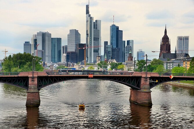 Departure Transfer: Frankfurt to Frankfurt Airport FRA by Van - Pickup and Drop-off Details
