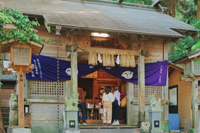 Divine Footsteps & Anime Locations: Takachiho One Day Bus Tour - Meeting and Pickup