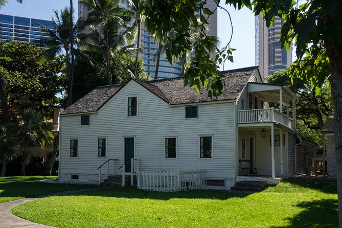 Downtown Honolulu Self Guided Walking Audio Tour - Engaging Storytelling and Unique Tales
