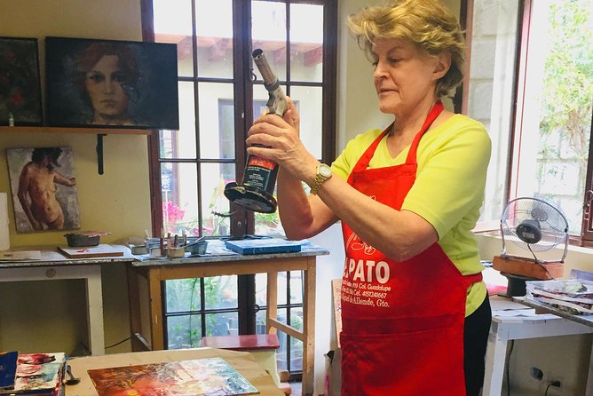 Encaustic Painting Workshops With Ezshwan Winding - Workshop Materials Provided