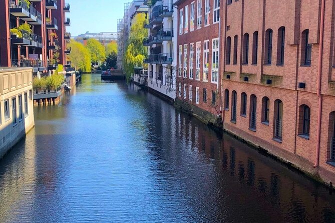 Fairy Flight Self-Guided City Puzzles in Hamburg With Your Smartphone - Discover Enchanting Landmarks