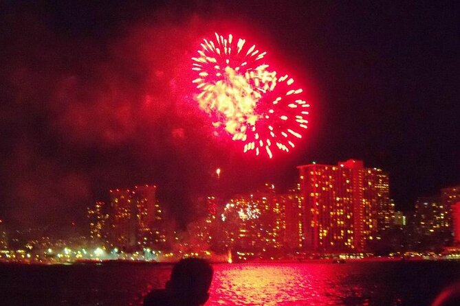 Friday Fireworks Dinner Sail From the Hilton Hawaiian Village - Meeting and Check-in Details