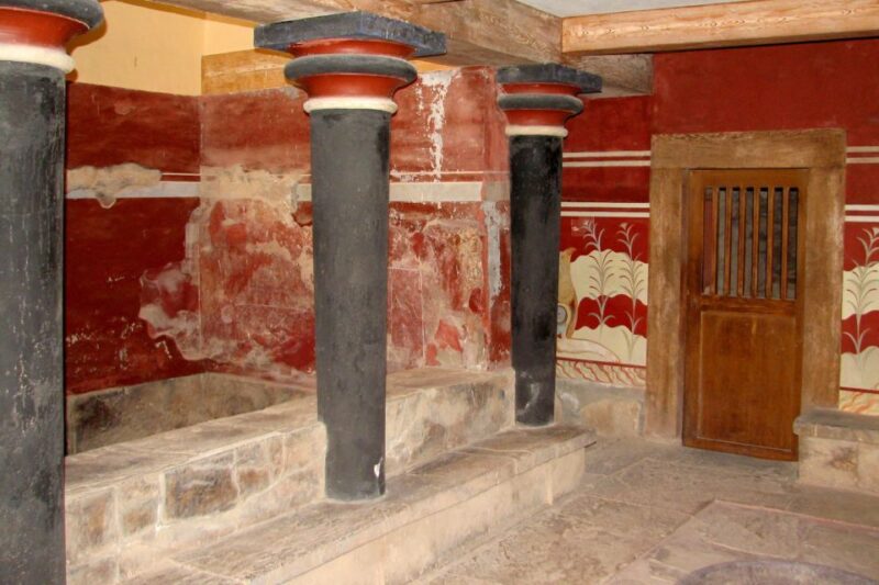 From Rethymno: Knossos Palace and Heraklion City Day Trip - Free Time in Heraklion City