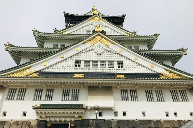 Full Day Walking Tour in Osaka Castle Temples and Ukiyoe - Exploring Osaka Castle