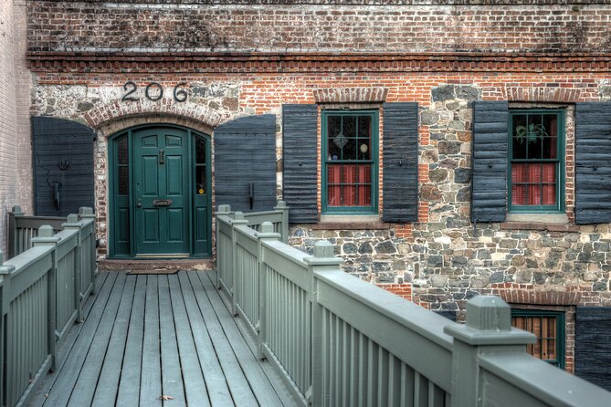 Generals and Generalities Pub Crawl in Savannah - Highlights of the Tour