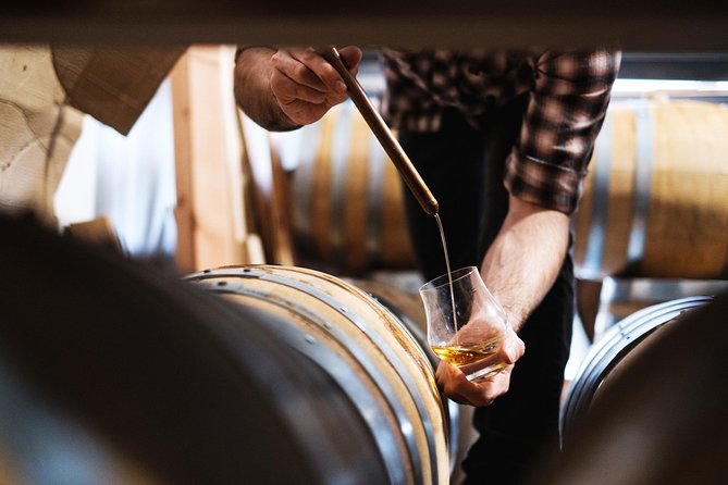 Guided Distillery Tour & Rum Tasting - Location and Accessibility