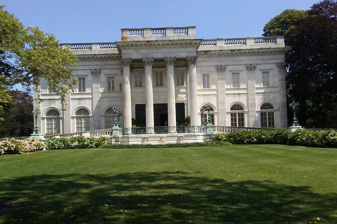 Historic Highlights With the Gilded Age Private Van Tour - Tour Features and Accessibility
