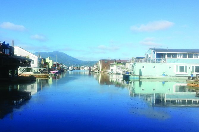 Historic Houseboat Tour - Meeting Point and Logistics