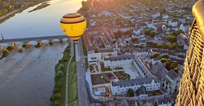 Hot Air Balloon Flight: Chambord, Chenonceau, Cheverny, Blois - Booking and Cancellation