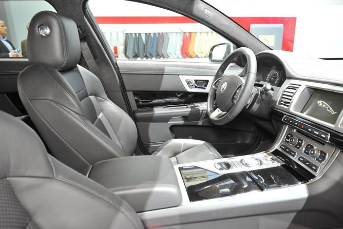 JAGUAR Chauffeur Car Service to Laguardia Airport - Inclusions