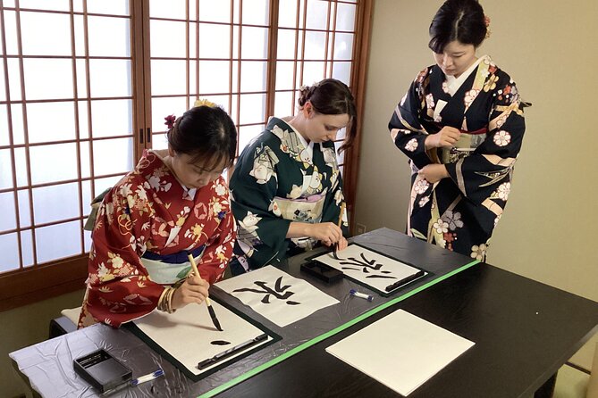 Japanese Calligraphy in 100 Years Old Townhouse Kyoto Ninenzaka - Experience Details
