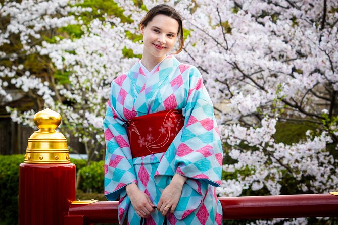 Kamakura Tour With Pro Photographer: Tsurugaoka Hachimangu Shrine - Inclusions and Accessibility