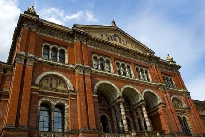 Kid-Friendly Victoria & Albert Museum and Kensington Gardens Tour - Highlights for Kids at the V&A