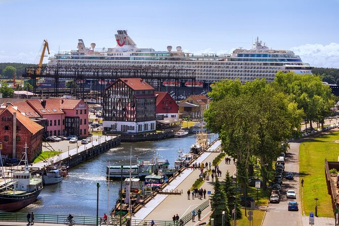 Klaipeda Old Town and Castle Museum Private Tour - Highlights of Klaipeda Old Town