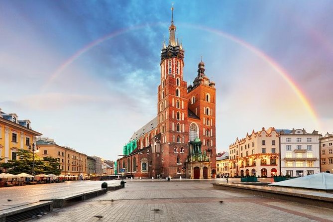 Krakow Highlights of Old & New Town Private Walking Tour - Meeting and Pickup