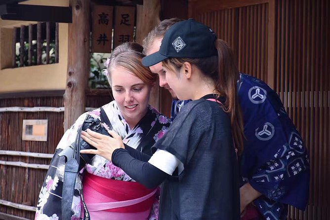 [Kyoto Street Shot] Recording Every Wonderful Moment of Travel With Shutter (Free Kimono Experience) - Meeting Point and Pickup