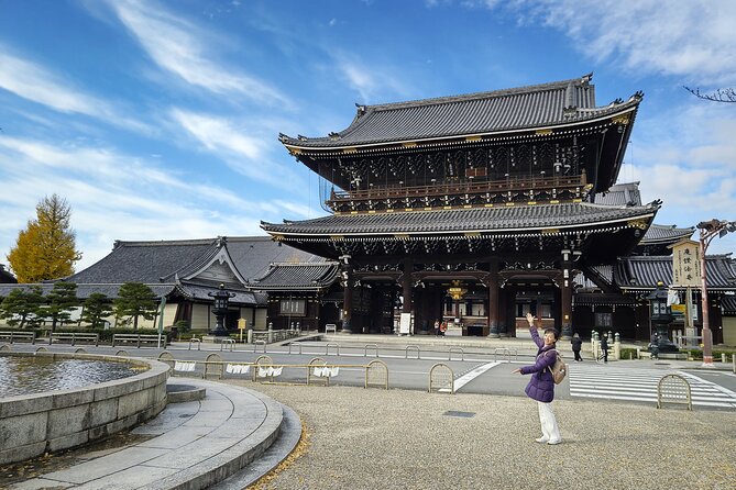 Kyoto Walking Tour: Buddhism, Art and Gardens - Strolling Through Kyotos Lush Gardens