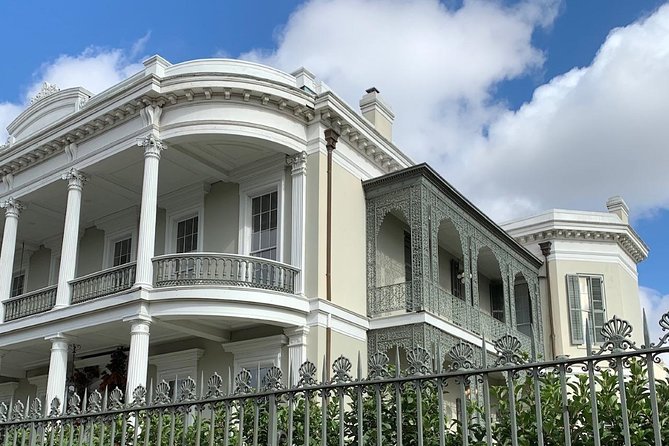 La Vie NOLA! Private Tour of New Orleans - Our Signature Tour! - Strolling Through the Enchanting Garden District