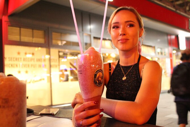 Ladies Night Party Tour in Hamburg Including Cocktail, Sparkling Wine and Shots - Meeting and End Points