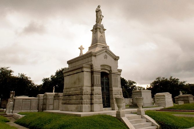 Lake Lawn Metairie Cemetery Walking Tour - Meeting Information