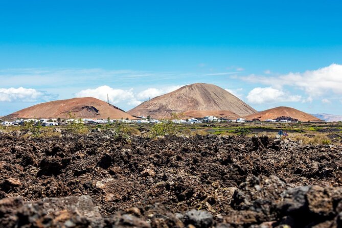 Lanzarote Tour With Timanfaya National Park and El Golfo - Exploring El Golfo