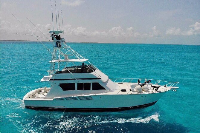 Largest Party Yacht VIP in Cancun up to 25 Persons / 25P2 - Onboard Amenities Offered
