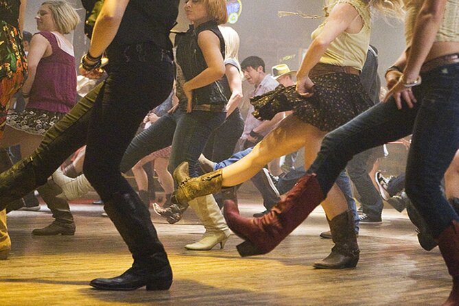 Las Vegas Country Bar Crawl by Party Bus W/ Free Drinks - Inclusions and Amenities