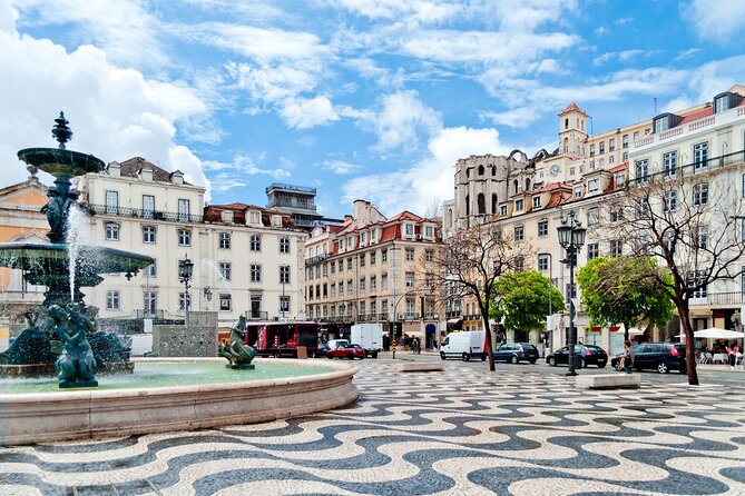 Lisbon Airport (LIS): Private Transfers to Airport or Lisbon. - Luggage and Waiting Time Policies