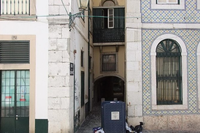 Lisbons Jewish Sites And History Half Day Tour - Exploring the Old Jewish Quarter