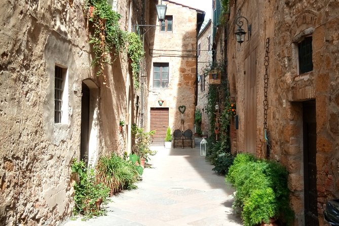 Livorno Port ShorExcursion: Montalcino Pienza Tuscany Wine&Cheese - Brunello Wine Tasting in Montalcino