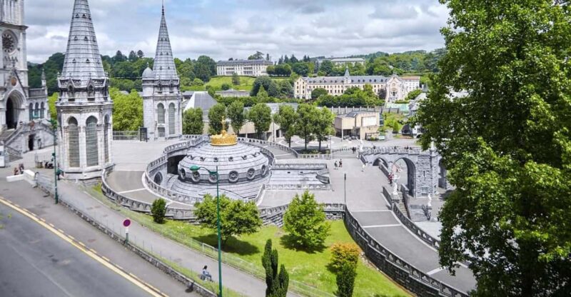 Lourdes: Capture the Most Photogenic Spots With a Local - Experience Highlights