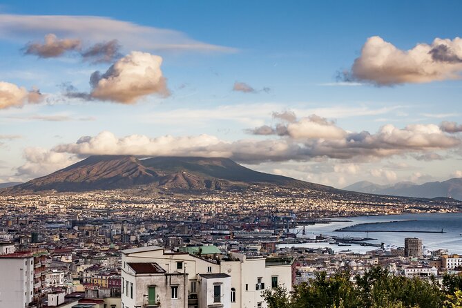Magical Christmas Tour Around Pompeii - Discovering Pompeiis Festive Traditions