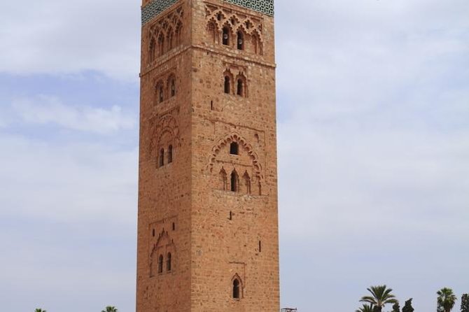 Marrakech Guided Day Trip From Casablanca: Djemaa El-Fna Square and Bahia Palace - Pickup Locations and Details